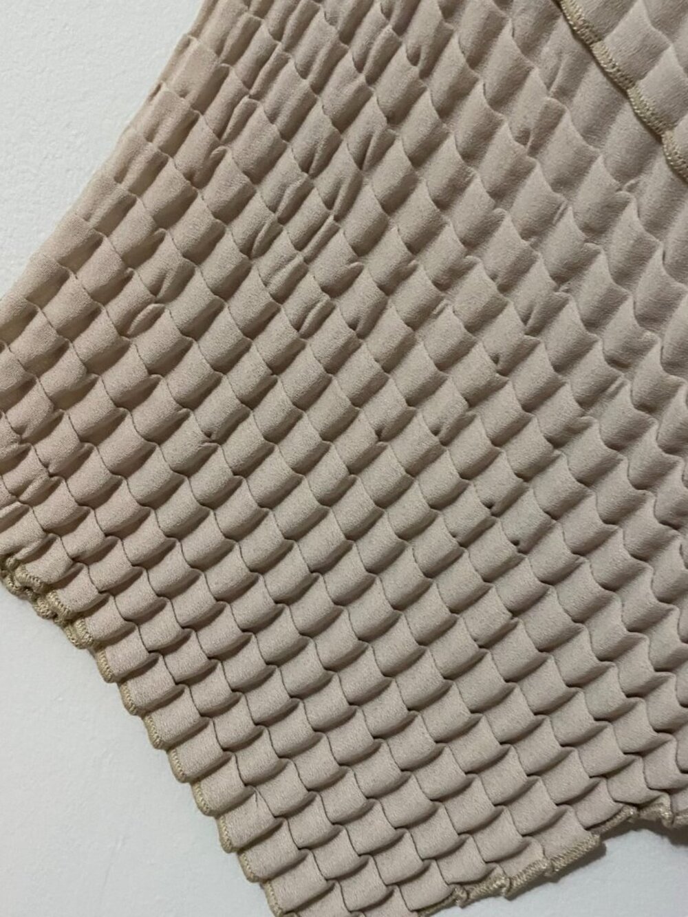 Vintage 1980s Waffle Textured Ruched Taupe T-Shirt Top Stretch Minimalist Career - Picture 8 of 9